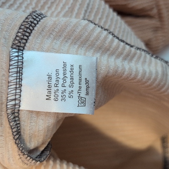 Anyshow Colorblock Ribbed Long-sleeve Crewneck Top NWT - Picture 5 of 8